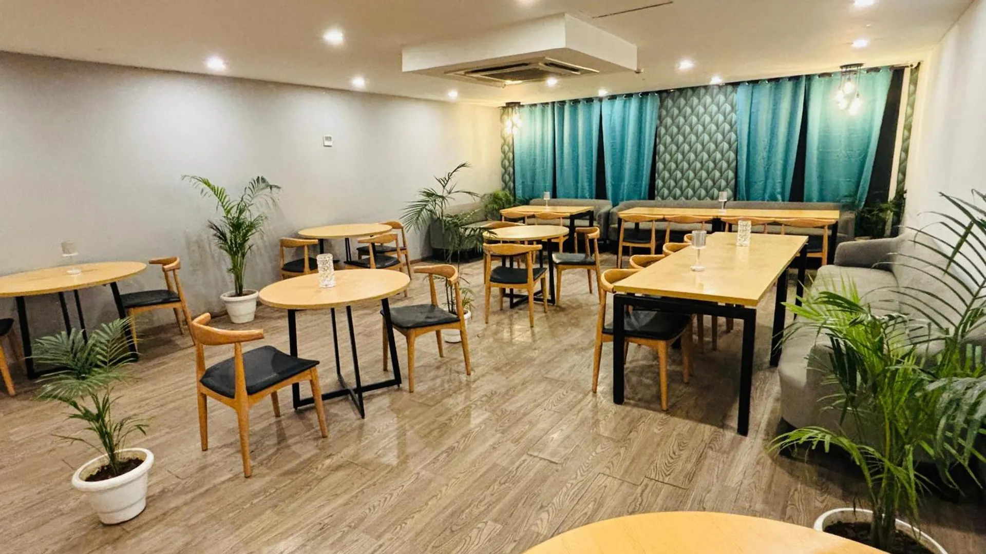 Hotel Pantao Stays Gurgaon